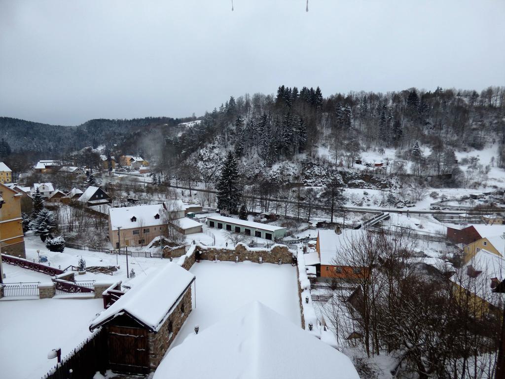 Penzion - Restaurant U Zamku Bečov nad Teplou Exterior foto