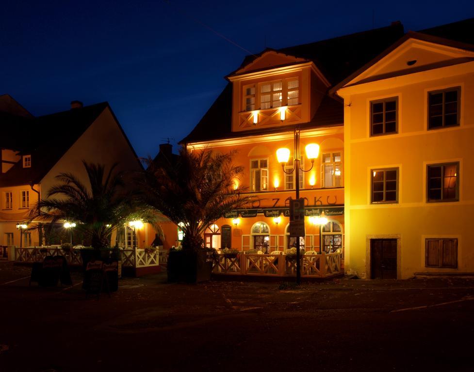 Penzion - Restaurant U Zamku Bečov nad Teplou Exterior foto