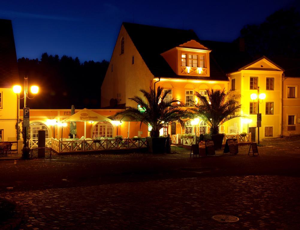 Penzion - Restaurant U Zamku Bečov nad Teplou Exterior foto