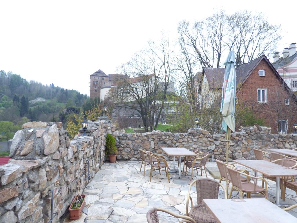 Penzion - Restaurant U Zamku Bečov nad Teplou Exterior foto