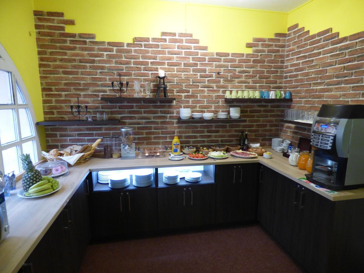 Penzion - Restaurant U Zamku Bečov nad Teplou Exterior foto