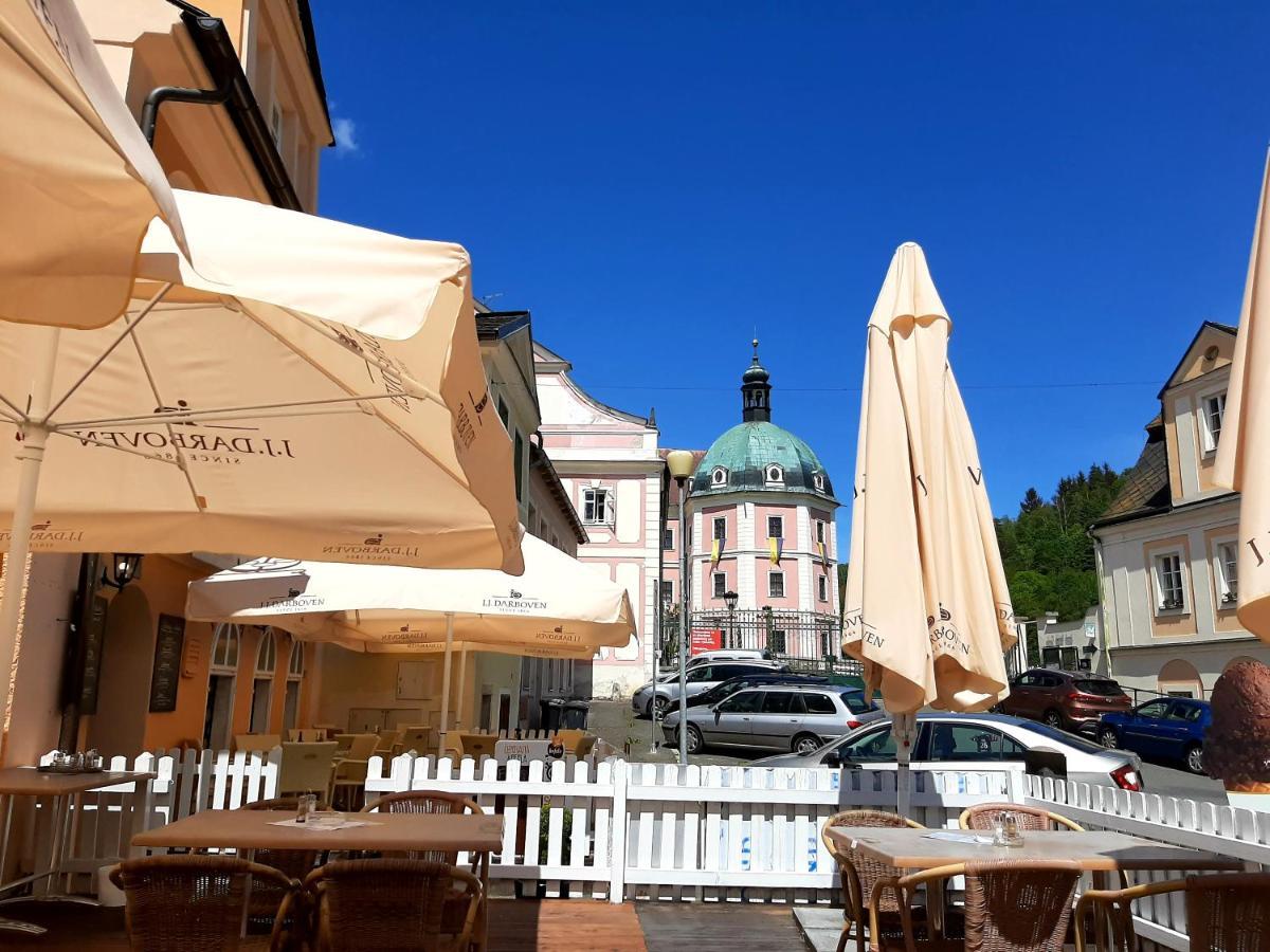 Penzion - Restaurant U Zamku Bečov nad Teplou Exterior foto