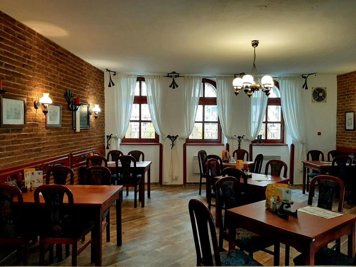 Penzion - Restaurant U Zamku Bečov nad Teplou Exterior foto
