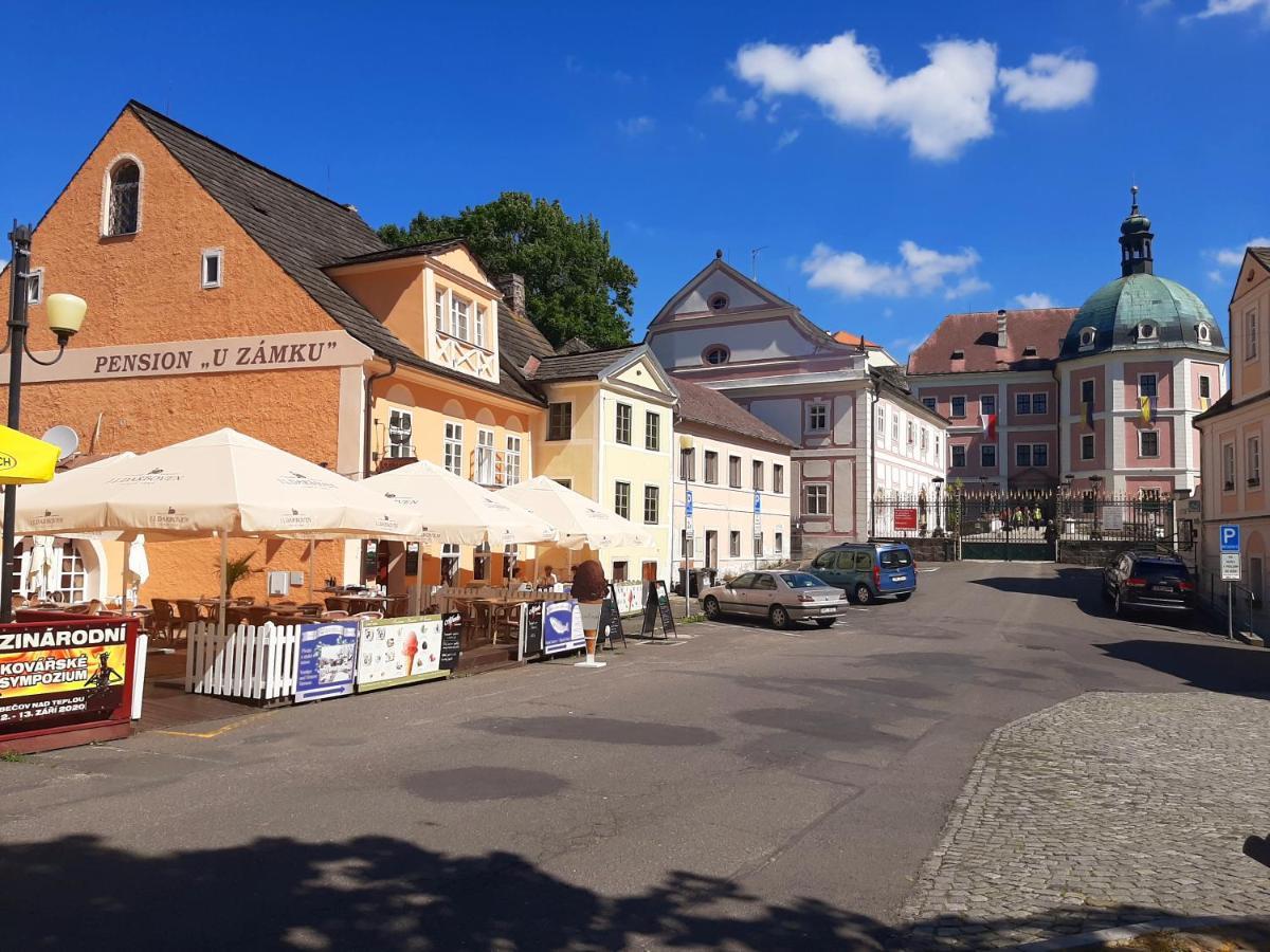Penzion - Restaurant U Zamku Bečov nad Teplou Exterior foto