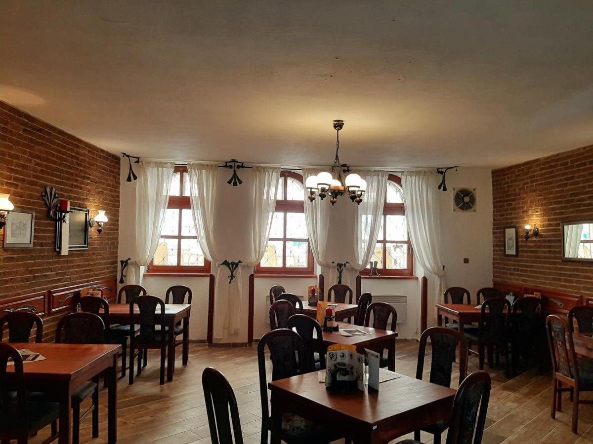 Penzion - Restaurant U Zamku Bečov nad Teplou Exterior foto
